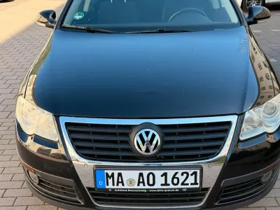Gebraucht VW Passat 122 PS (89 kW) 2009 Schwarz Kombi