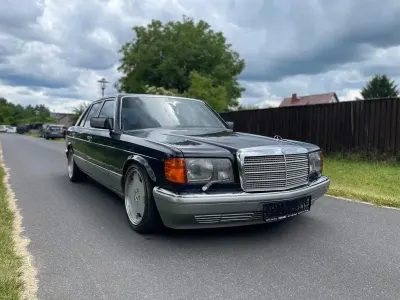 Gebraucht Mercedes 560 279 PS (205 kW) 1988 Blau Limousine