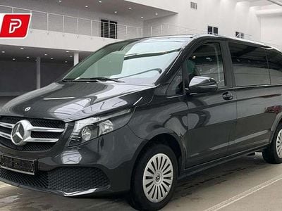 Mercedes V220