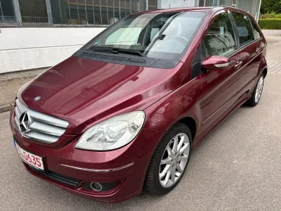 Gebraucht Mercedes B200 136 PS (100 kW) 2006 Rot Van / Kleinbus