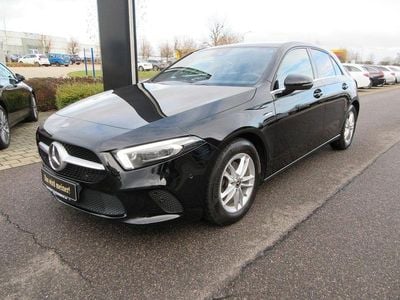 Gebraucht Mercedes A180 Style 136 PS (100 kW) 2019 Schwarz Limousine