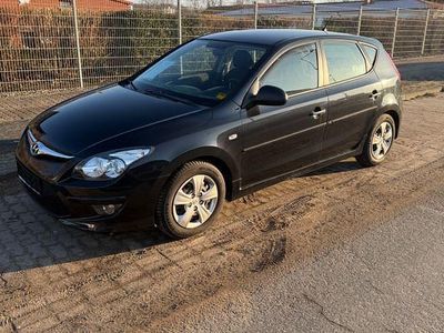Schwarz Gebraucht 2011 Hyundai i30 Classic Limousine | 6.500 € (Teuer)