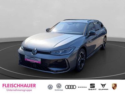 Second-hand VW Passat R-line 272 CP (200 kW) 2025 Gri Break
