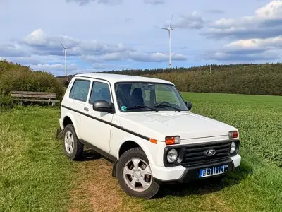 Usata Lada Urban
