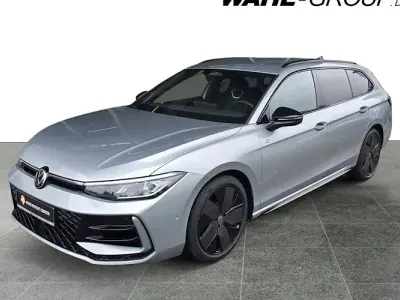 Używany VW Passat R-line 265 KM (194 kW) 2026 Srebrny Kombi