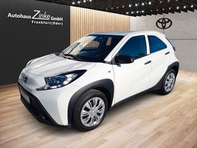 Schneeweiß Gebraucht 2023 Toyota Aygo X Basis SUV | 14.990 € (Fairer Preis)