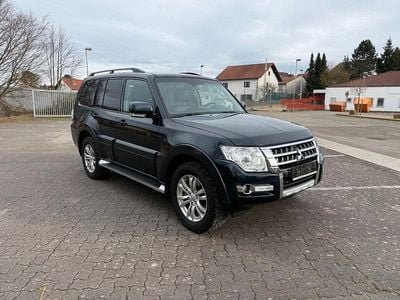 Grün Gebraucht 2018 Mitsubishi Pajero Edition SUV | 29.990 € (Guter Preis)