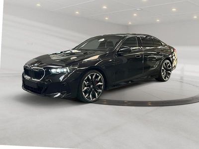 Black sapphire metallic Gebraucht 2025 BMW 520 M Sport Limousine | 53.980 € (Etwas zu teuer)