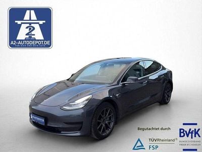 Grau Gebraucht 2020 Tesla Model 3 Standard Range Plus Limousine | 20.850 € (Fairer Preis)
