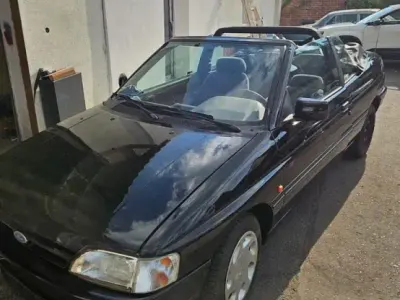 Gebraucht Ford Escort Cabriolet 104 PS (76 kW) 1991 Schwarz Cabrio