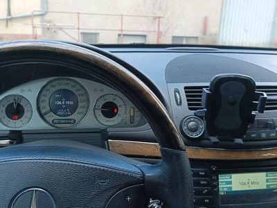 Mercedes E320