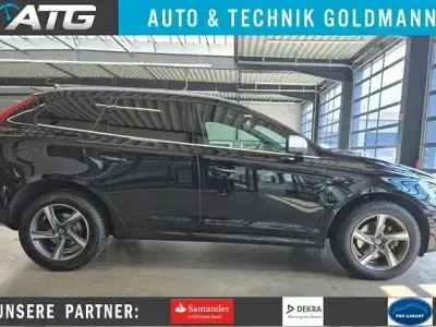 Gebraucht Volvo XC60 R-Design Momentum 300 PS (220 kW) 2015 Schwarz SUV