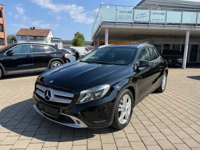 Gebraucht Mercedes GLA220 177 PS (130 kW) 2015 Schwarz SUV