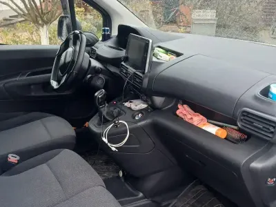 Gebraucht Peugeot Partner 159 PS (116 kW) 2020 Weiß Van / Kleinbus