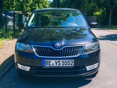Używany Skoda Rapid Ambition 90 KM (66 kW) 2015 Czarny Hatchback