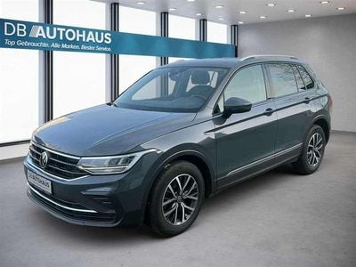 Gebraucht VW Tiguan Active 131 PS (96 kW) 2023 Grau SUV