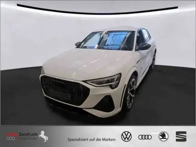 Używany Audi e-tron Ambiente 369 kW (503 KM) 2021 Biały SUV