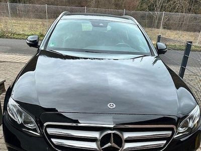 Schwarz Gebraucht 2017 Mercedes E400 Avantgarde Limousine | 22.700 € (Superpreis)