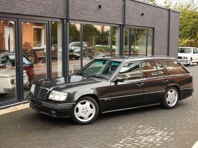 Gebraucht Mercedes E300 AMG 272 PS (200 kW) 1991 Schwarz Kombi