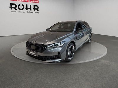 Graphitegrau metallic Neu 2025 Skoda Superb SportLine Kombi | 54.990 €