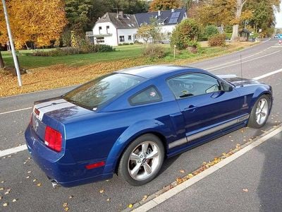 Gebraucht Ford Mustang GT 325 PS (239 kW) 2012 Blau Coupé