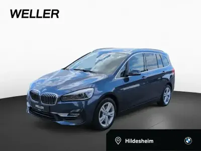 Gebraucht BMW 220 Gran Tourer Luxury Line 178 PS (130 kW) 2022 Phytonicblau (blau) Van / Kleinbus