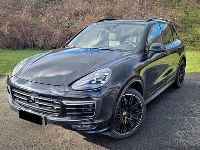 Gebraucht Porsche Cayenne GTS 441 PS (324 kW) 2017 Tiefschwarzmetallic SUV