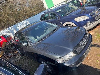 Second-hand Audi A4 101 CP (74 kW) 1998 Negru Berlinǎ
