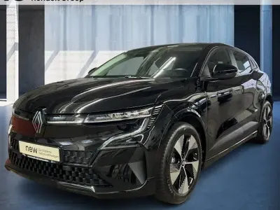 Gebraucht Renault Mégane IV Techno 140 PS (102 kW) 2022 Sternenschwarz Limousine