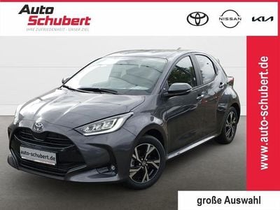 Neu Toyota Yaris Hybrid 116 PS (85 kW) 2026 Grau Kleinwagen