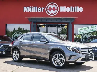 Gebraucht Mercedes GLA200 156 PS (114 kW) 2016 Mountaingraumetallic SUV