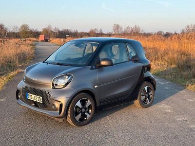 Grau Gebraucht 2021 Smart ForTwo Electric Drive Coupé | 11.900 € (Etwas zu teuer)