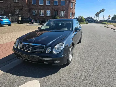 Gebraucht Mercedes E220 150 PS (110 kW) 2004 Schwarz Limousine