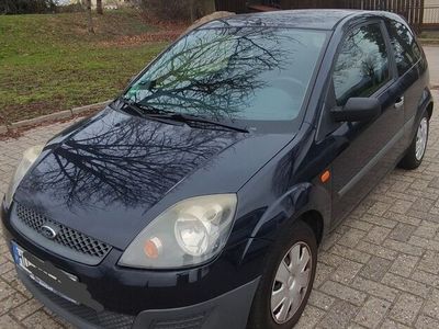 gebraucht Ford Fiesta 1,3 44 kW Ambiente Ambiente