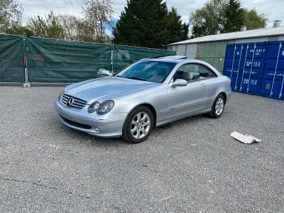 Gebraucht Mercedes CLK320 218 PS (160 kW) 2002 Silber Coupé