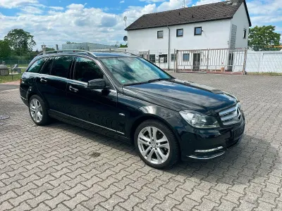 Gebraucht Mercedes C200 Avantgarde 136 PS (100 kW) 2011 Schwarz Kombi