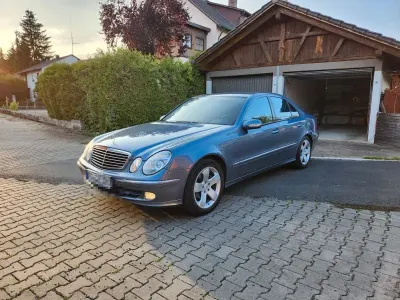 Gebraucht Mercedes E320 Avantgarde 224 PS (164 kW) 2004 Blau Limousine