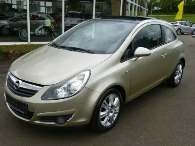 Gebraucht Opel Corsa Innovation 90 PS (66 kW) 2009 Gelb Kleinwagen
