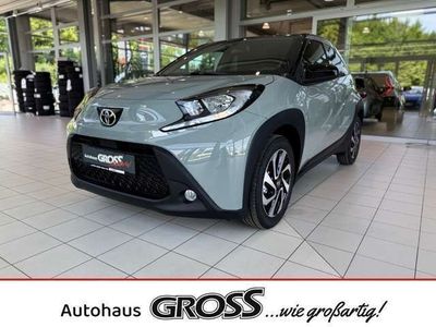 Nuova Toyota Aygo Team 72 CV (52 kW) 2025 Verde Utilitaria