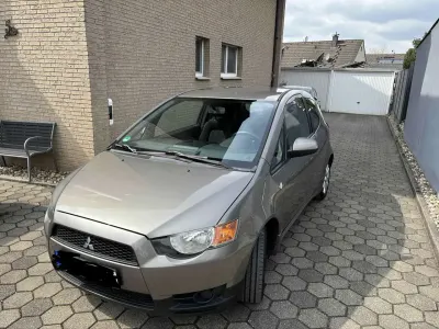 Gebraucht Mitsubishi Colt Motion 95 PS (69 kW) 2013 Grau Limousine