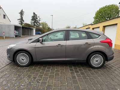 Gebraucht Ford Focus 140 PS (102 kW) 2011 Braun Limousine