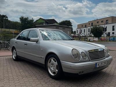 Mercedes E280