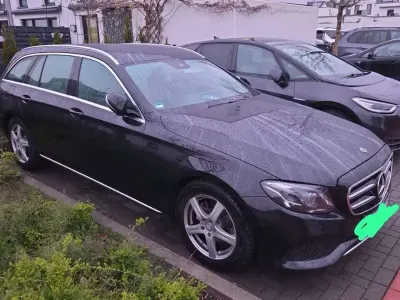 Gebraucht Mercedes E200 Avantgarde 184 PS (135 kW) 2019 Schwarz Kombi