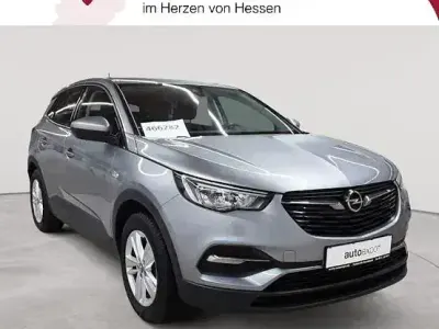Second-hand Opel Grandland X Edition 131 CP (96 kW) 2020 Argintiu SUV