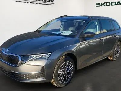 Neu Skoda Octavia RS 200 PS (147 kW) 2026 Grau Kombi
