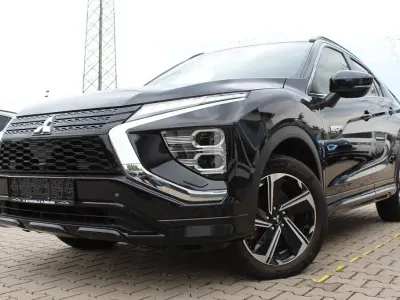 Gebraucht Mitsubishi Eclipse Cross Plus 188 PS (138 kW) 2023 Schwarz SUV