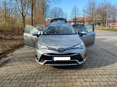 gebraucht Toyota Avensis 1,6-l-D-4D Comfort Touring Sports Co...