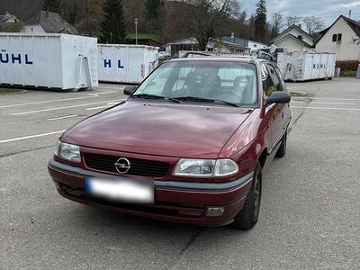 Gebraucht Opel Astra 60 PS (44 kW) 1996 Violet Kombi