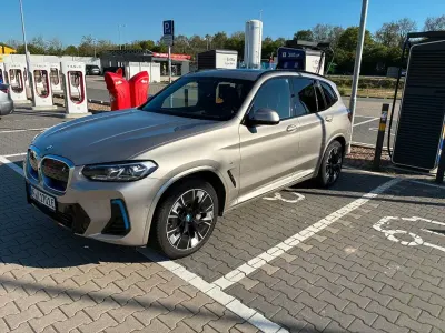 Gebraucht BMW iX3 Impressive 210 kW (286 PS) 2023 Silber SUV