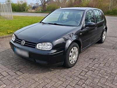 Gebraucht VW Golf IV 90 PS (66 kW) 2000 Schwarz Kleinwagen